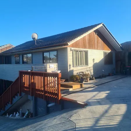 Auckland Airport Holiday Home In The Greens